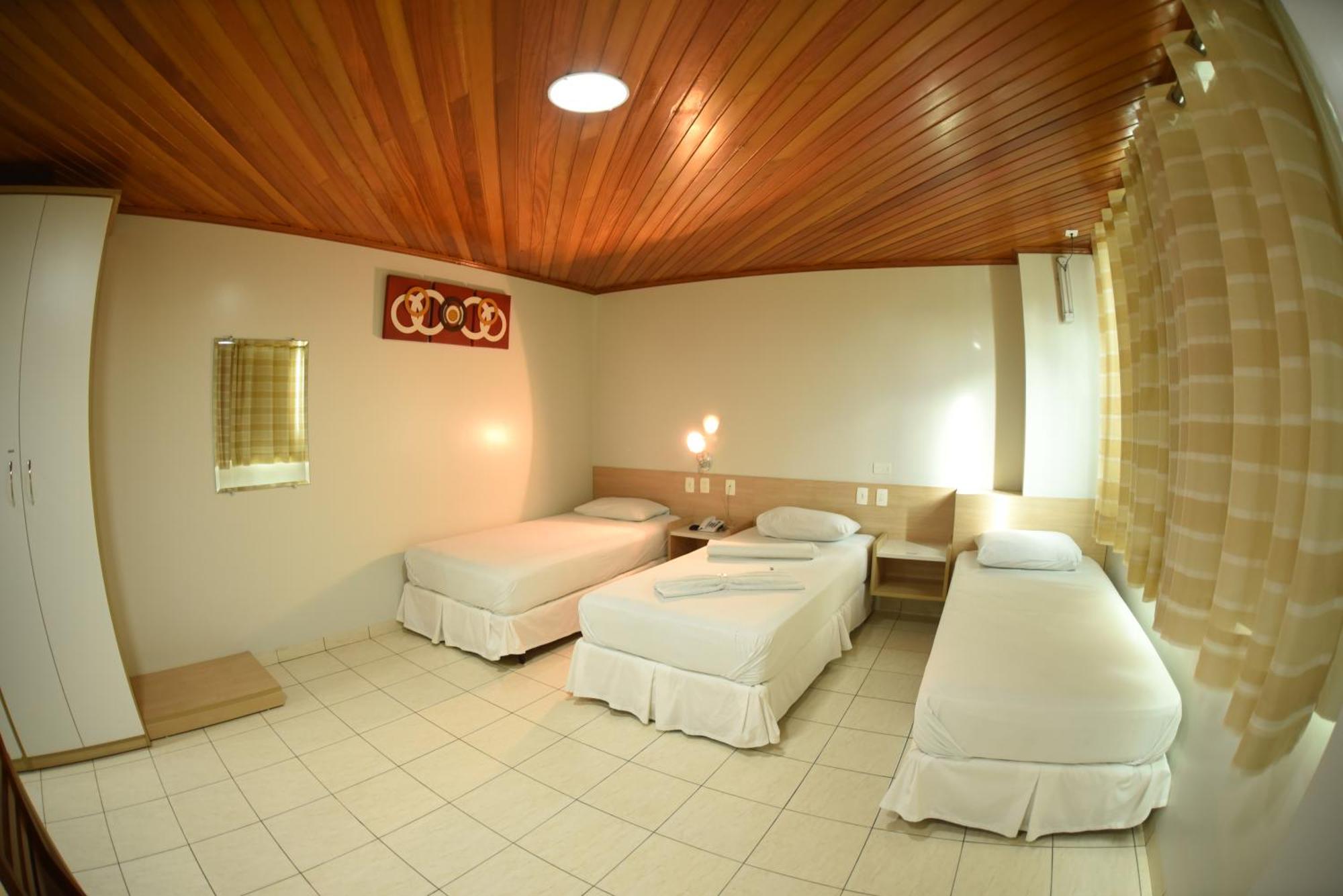 Swamy Hotel Крузейру-ду-Сул Экстерьер фото